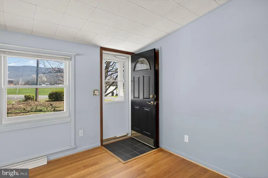 5233 Boxwood Dr, Mount Jackson, VA 22842 - #2