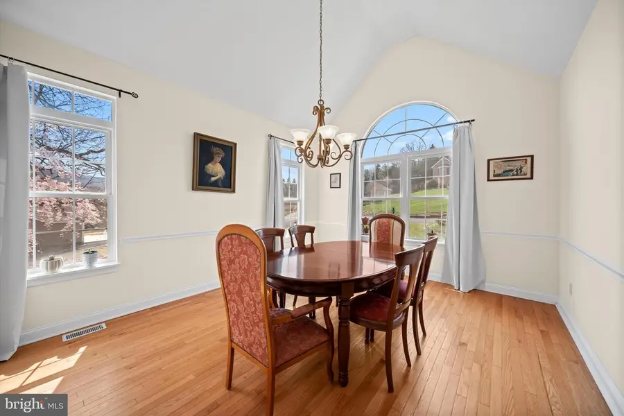 74 Manor Dr, Edinburg, VA 22824 - #2