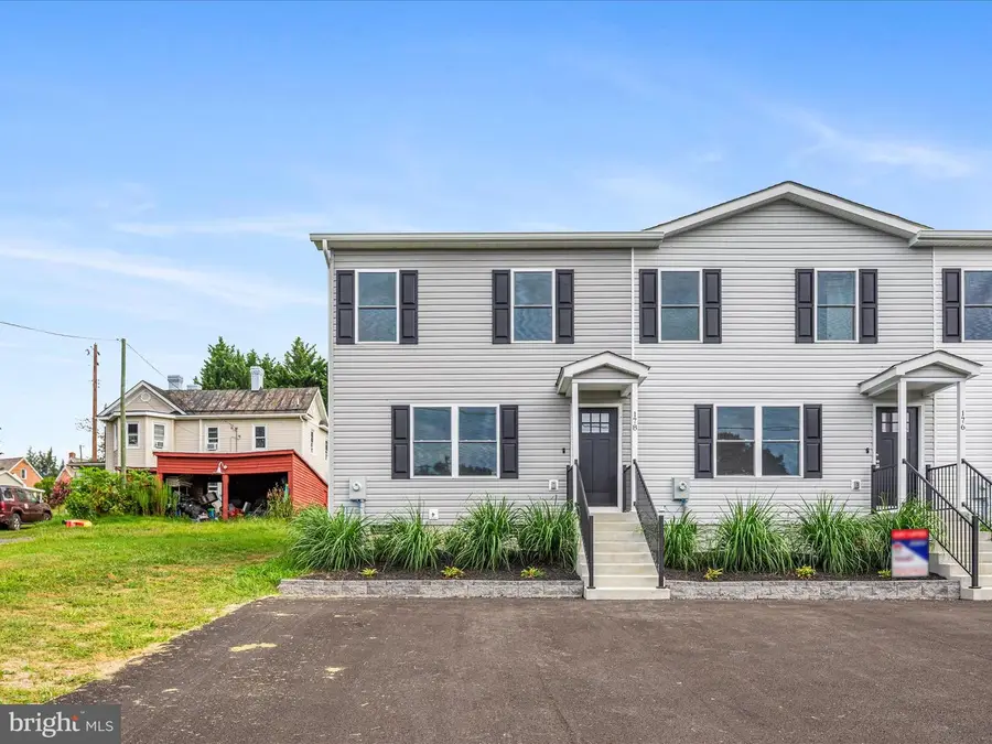 178 Bank St, Mount Jackson, VA 22842 - #3