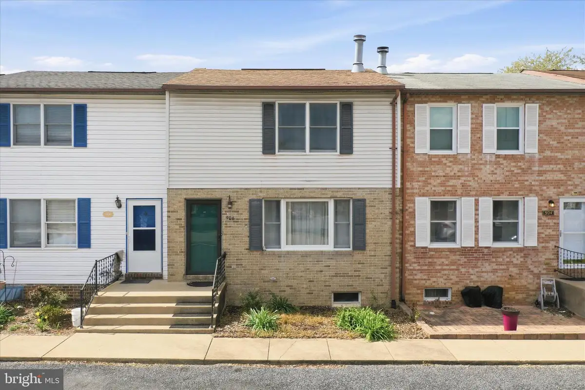 906 Hilltop Dr, Woodstock, VA 22664 - #1