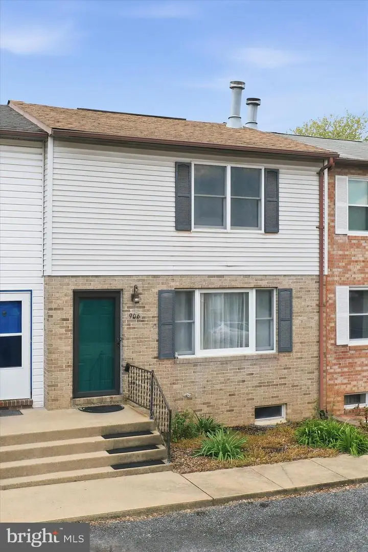 906 Hilltop Dr, Woodstock, VA 22664 - #2