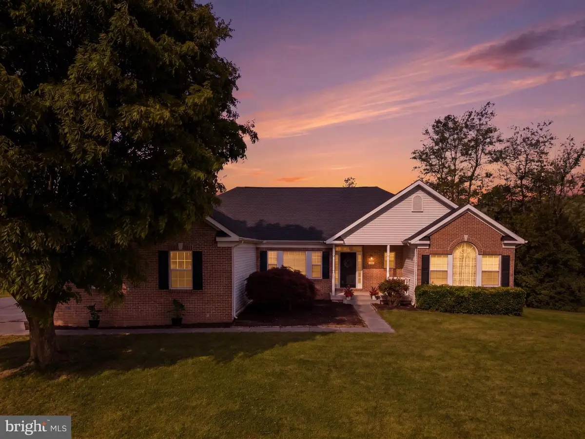 30 Savannah Dr, Strasburg, VA 22657 - #1