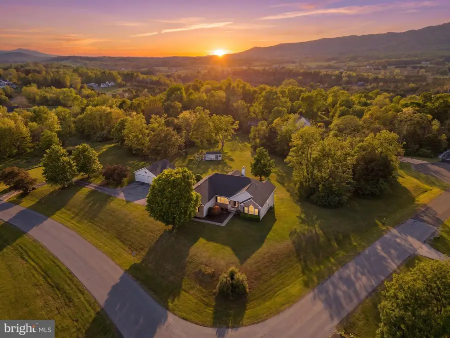 30 Savannah Dr, Strasburg, VA 22657 - #2