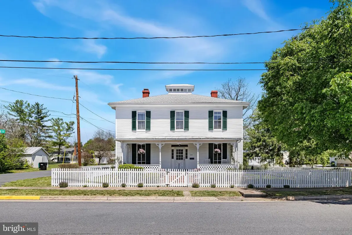 394 W King St, Strasburg, VA 22657 - #1