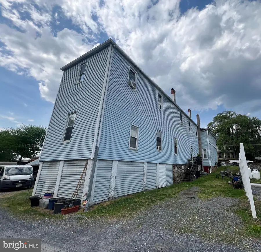 109 N Main St, Edinburg, VA 22824 - #3