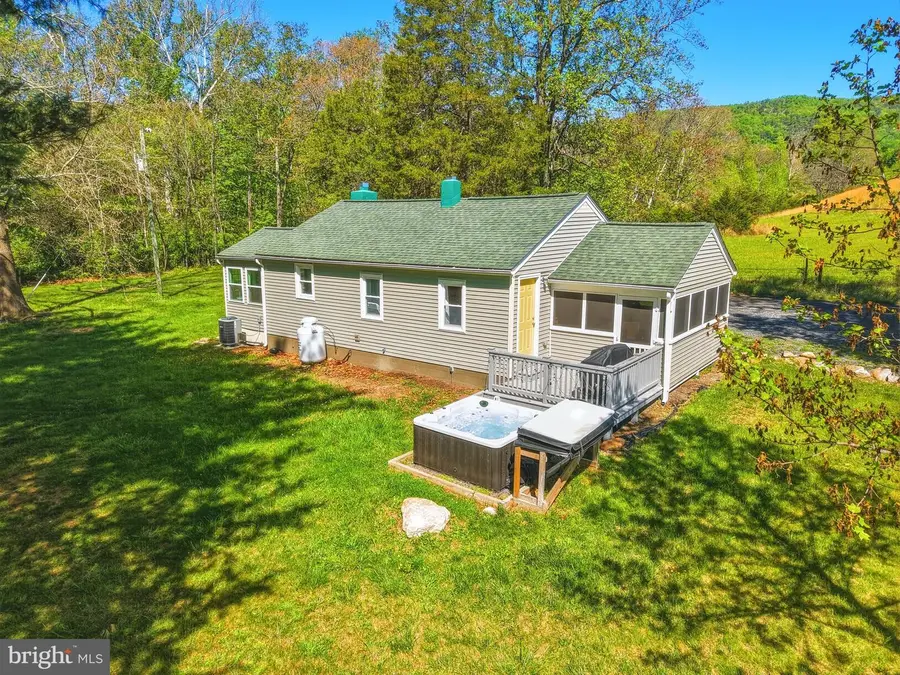 48 Bowman Ln, Fort Valley, VA 22652 - #3