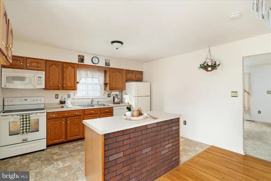277 Miller Dr, Strasburg, VA 22657 - #3