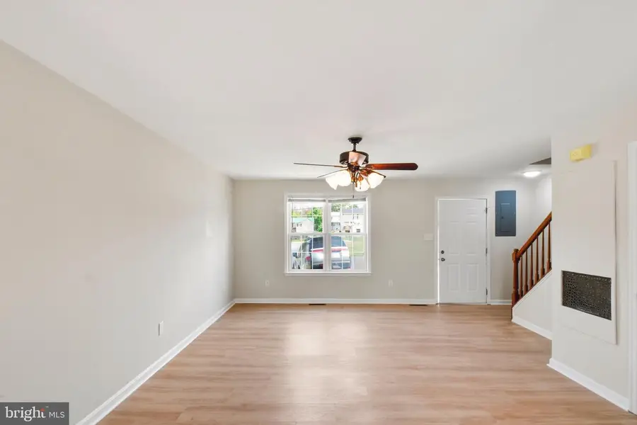 577 Ash St, Strasburg, VA 22657 - #3