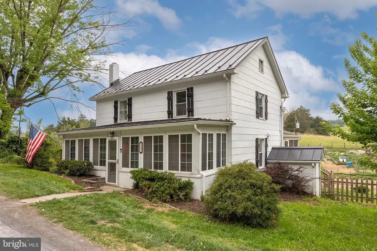 397 Country Brook Rd, Toms Brook, VA 22660 - #1