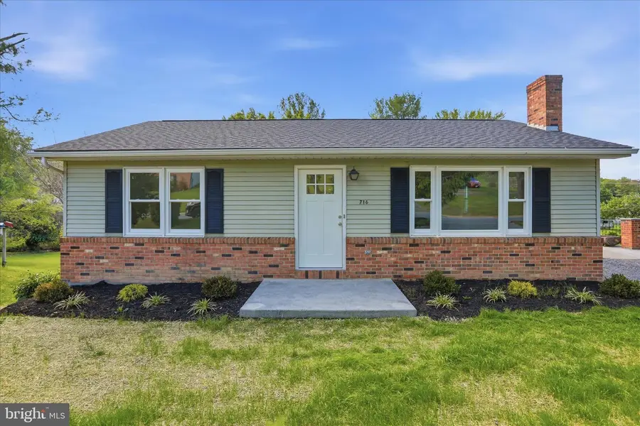716 S Water St, Woodstock, VA 22664 - #2