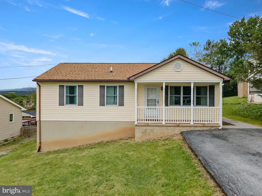 363 Crim Dr, Strasburg, VA 22657 - #2