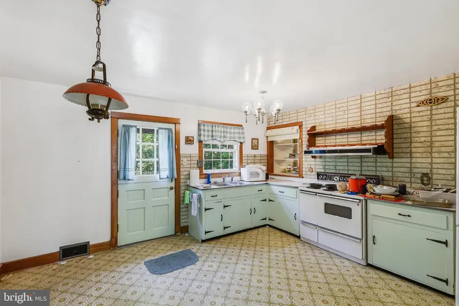 117 S Grove Ave, Edinburg, VA 22824 - #2