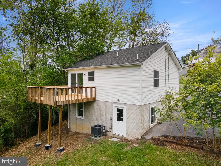 176 N Place Ln, Strasburg, VA 22657 - #3