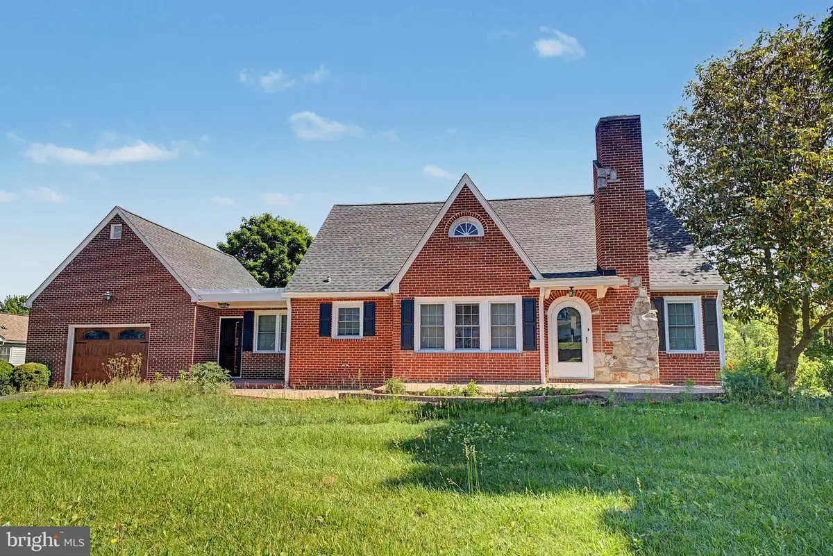 342 W Old Cross Rd, New Market, VA 22844 - #1