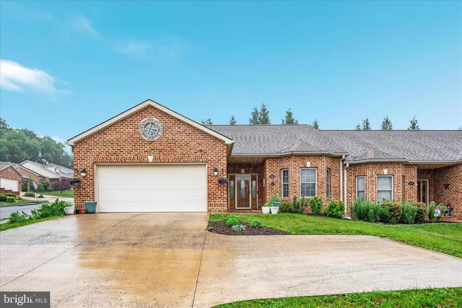 140 Donna Dr, Woodstock, VA 22664 - #2