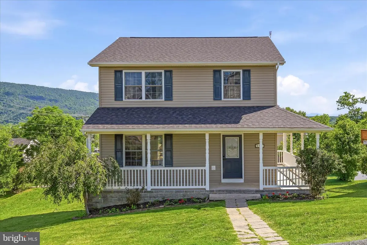 556 Thompson St, Strasburg, VA 22657 - #1