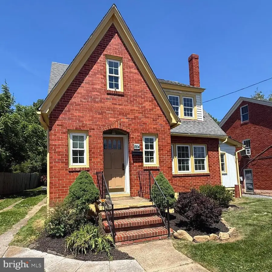 564 Orchard St, Strasburg, VA 22657 - #3
