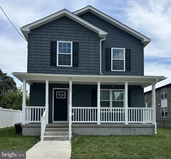 207 S Loudoun St, STRASBURG, VA 22657