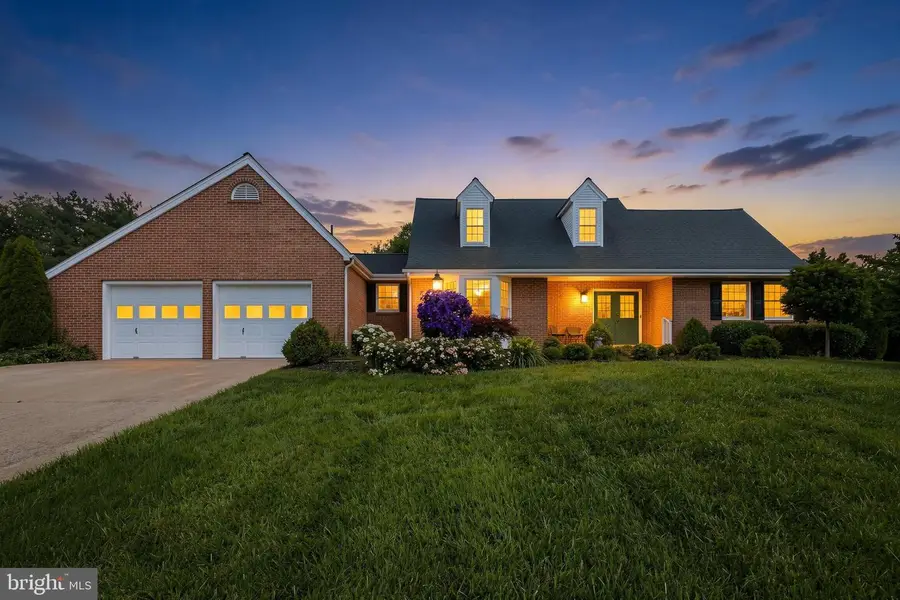 415 Kern St, Woodstock, VA 22664 - #2