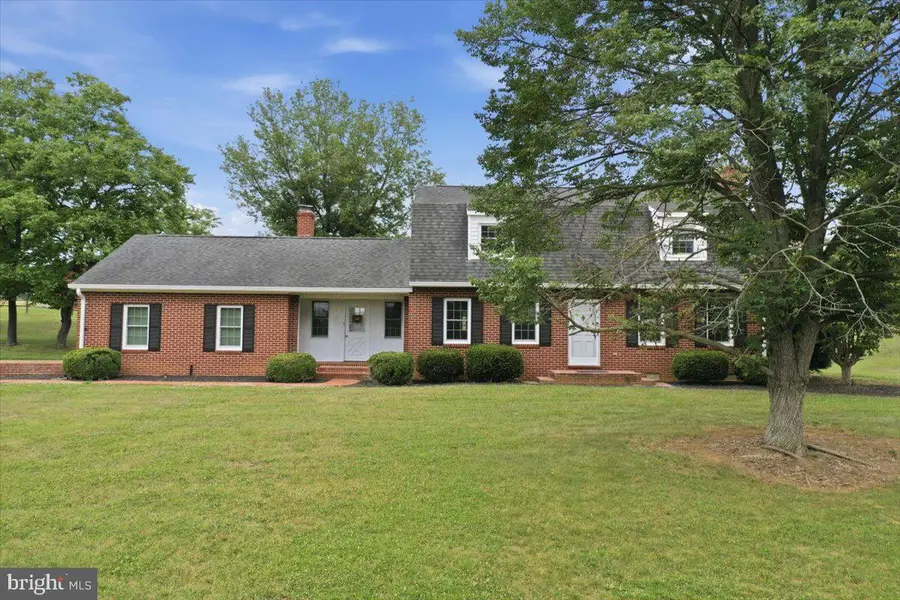 2447 Headquarters Rd, Edinburg, VA 22824 - #2