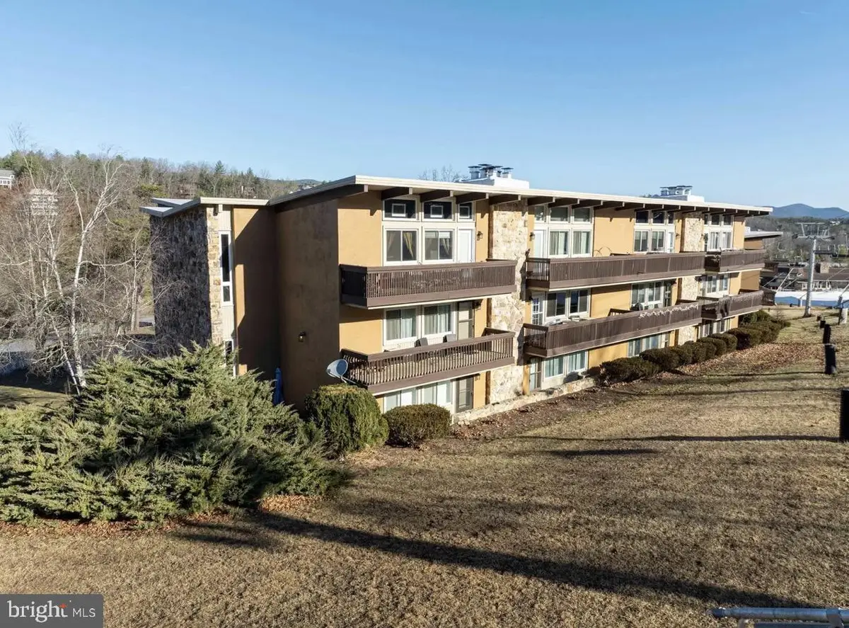 1836 Fairway Dr #213, Basye, VA 22810 - #1