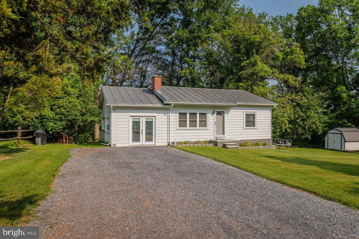 55 Lake Dr, Edinburg, VA 22824 - #1