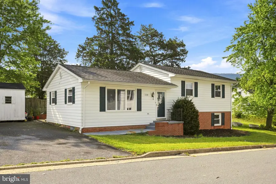 218 Locust Dr, Strasburg, VA 22657 - #3