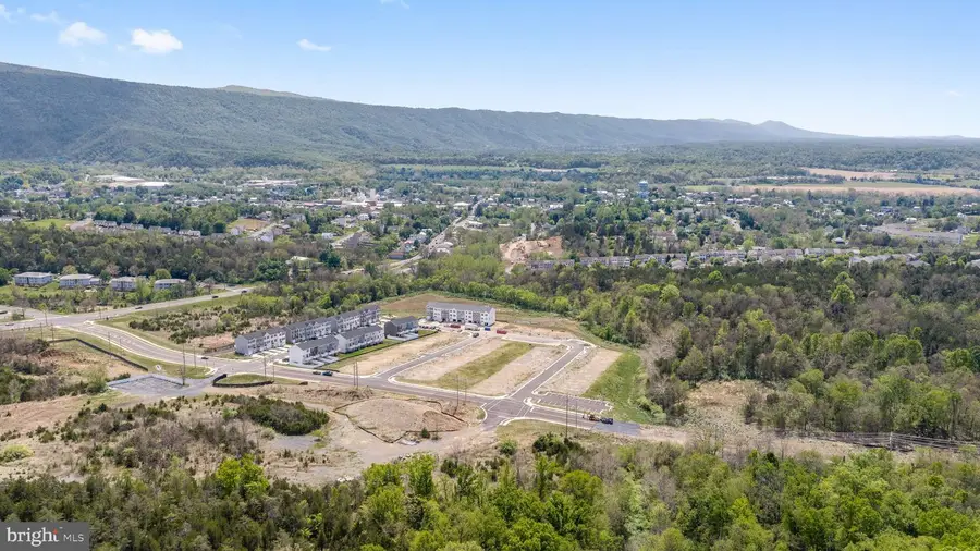 460 Sophie St, Strasburg, VA 22657 - #2