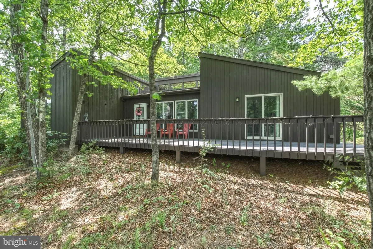 203 Brenda Ln, Basye, VA 22810 - #1