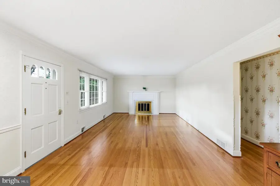 410 W North St, Woodstock, VA 22664 - #2