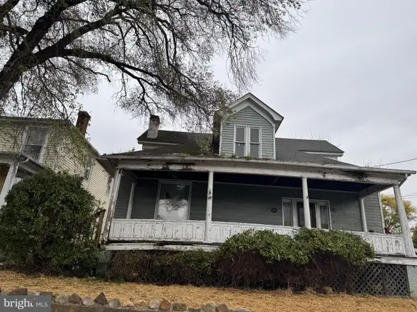 110 N Main St, EDINBURG, VA 22824