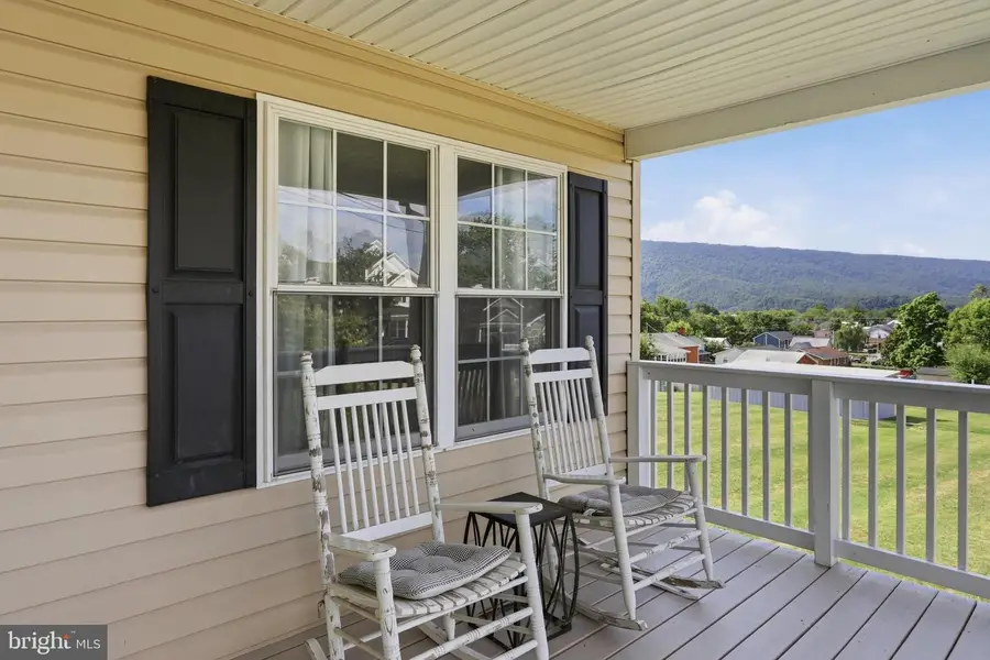 338 Stickley St, Strasburg, VA 22657 - #3