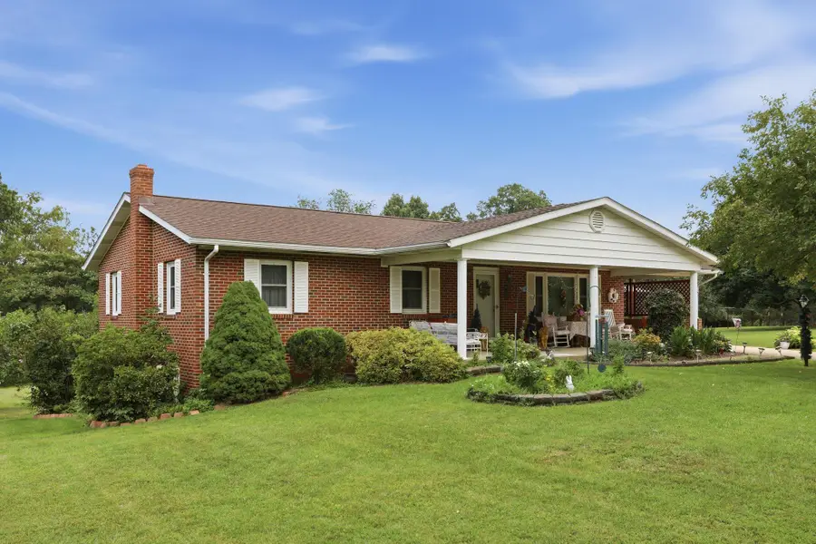 410 Saumsville Rd, Maurertown, VA 22644 - #3