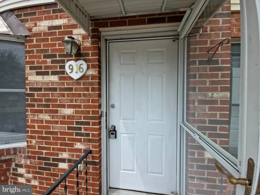 916 Hilltop Dr, Woodstock, VA 22664 - #3