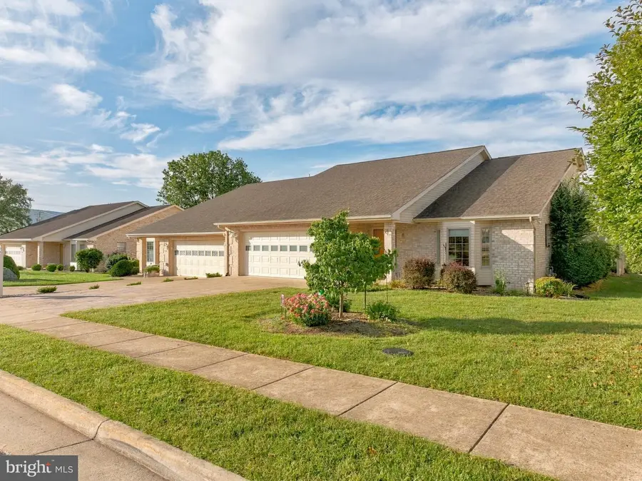 607 Kestrel Ct, Woodstock, VA 22664 - #3