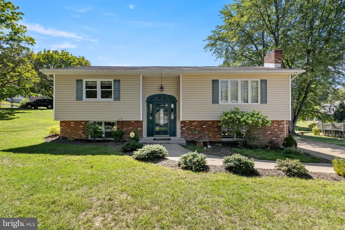 238 Indian Spring Rd, Woodstock, VA 22664 - #1