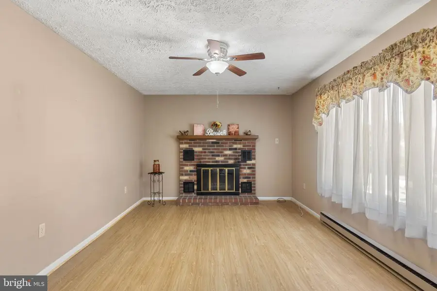 238 Indian Spring Rd, Woodstock, VA 22664 - #3