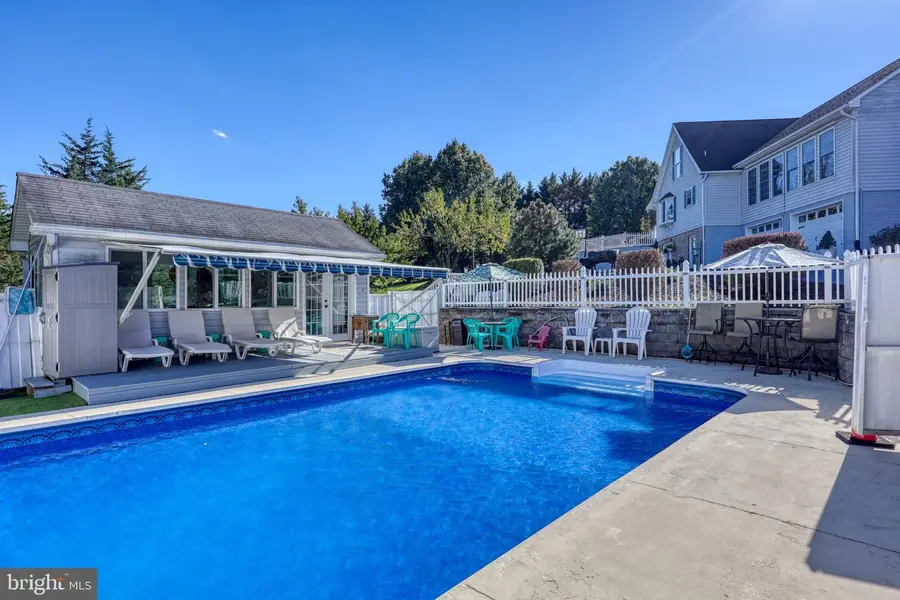 273 Roberts Rd, Toms Brook, VA 22660 - #2