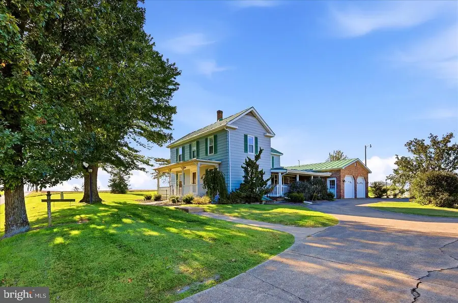 12627 S Middle Rd, Edinburg, VA 22824 - #3