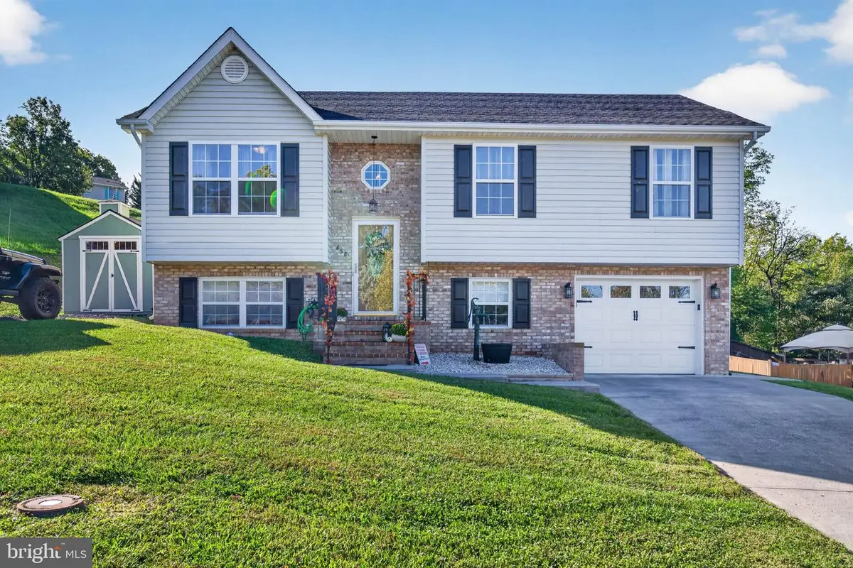 450 E Fairchild Dr, Strasburg, VA 22657 - #1