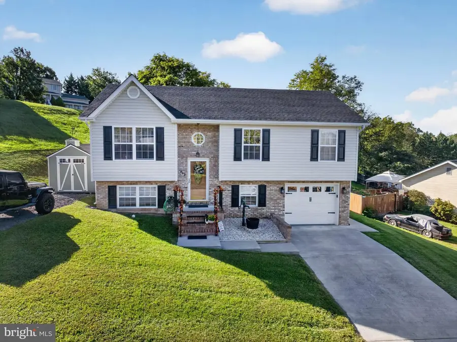 450 E Fairchild Dr, Strasburg, VA 22657 - #3