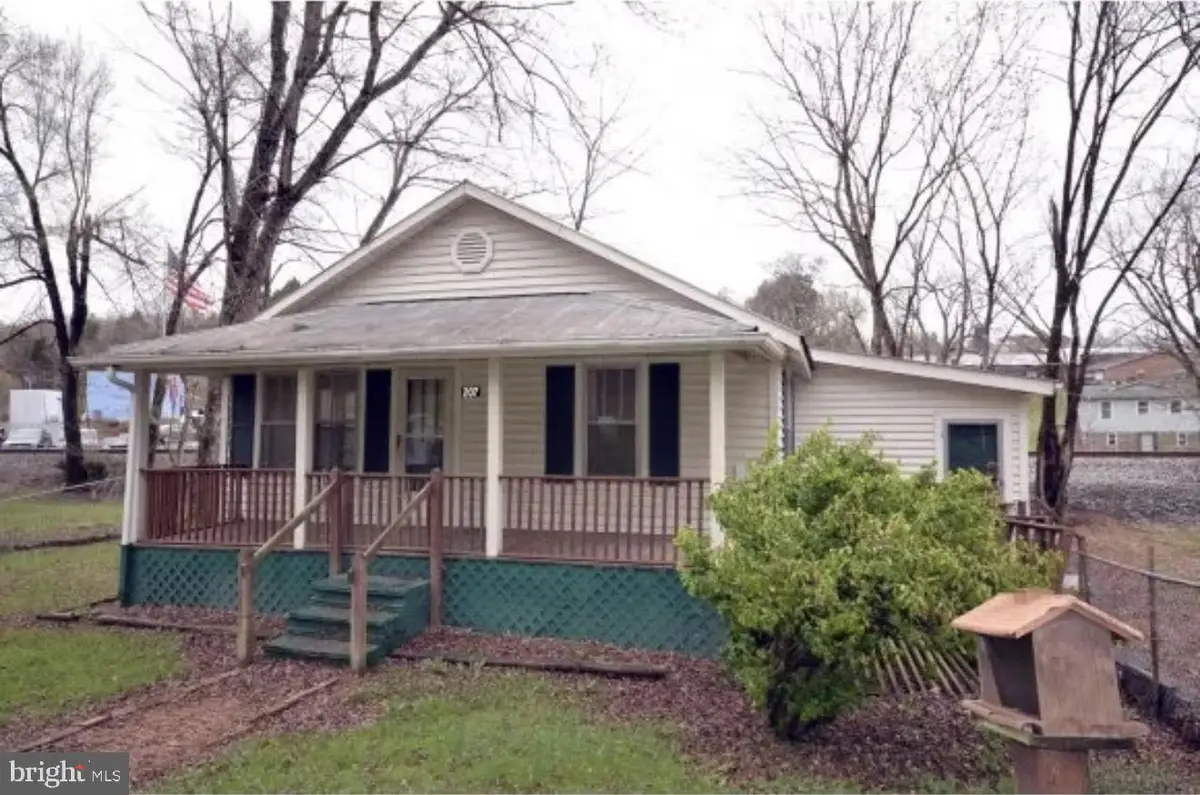 207 Magnolia Ave, Gate City, VA 24251 - #1