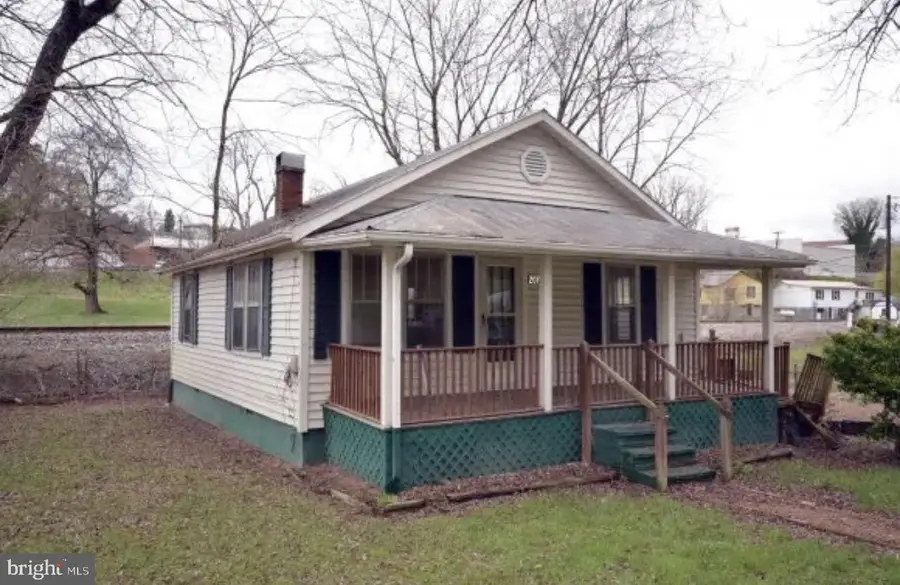 207 Magnolia Ave, Gate City, VA 24251 - #2