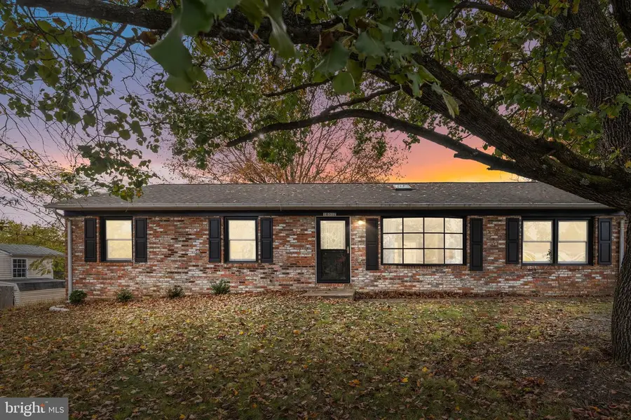 10312 Meadowview Dr, Fredericksburg, VA 22408 - Image #2