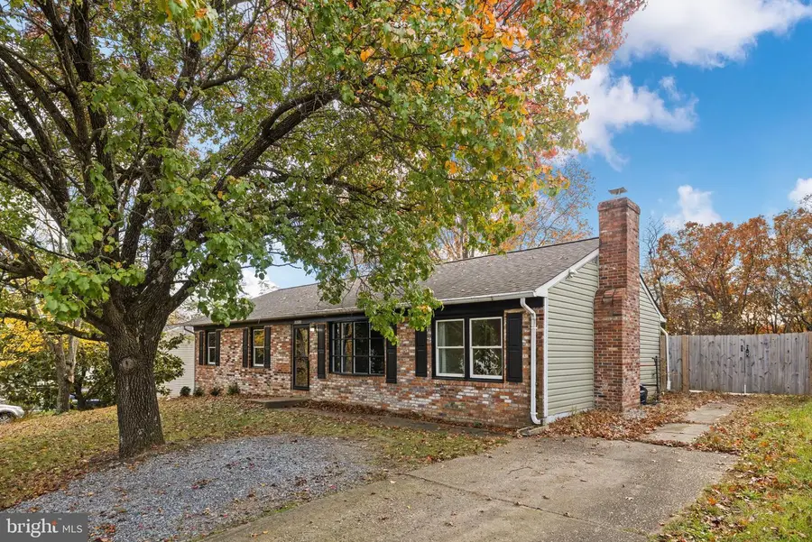 10312 Meadowview Dr, Fredericksburg, VA 22408 - Image #3