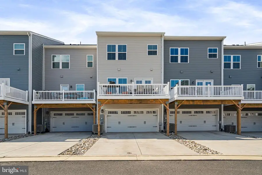 9342 Tanfield Dr, Fredericksburg, VA 22408 - Image #2