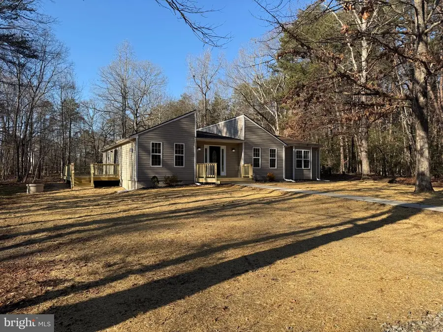 8610 Flippo Dr, Fredericksburg, VA 22408 - Image #2