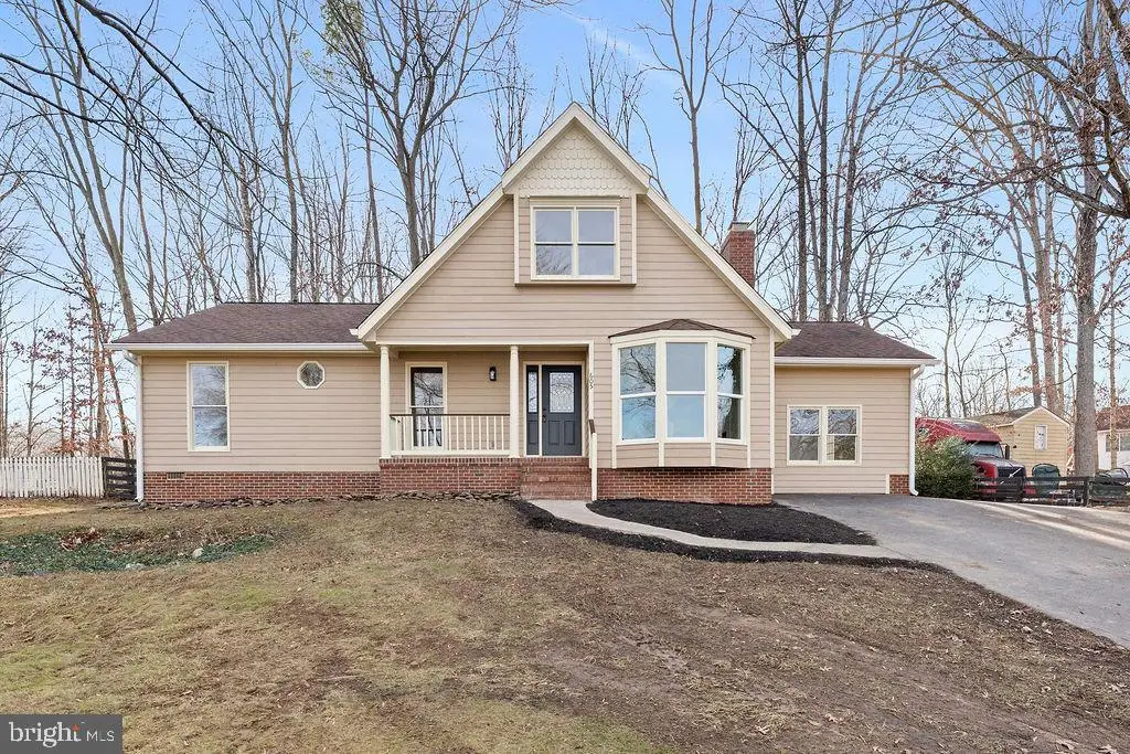 605 Lamplighter Dr, Fredericksburg, VA 22407 - Image #1