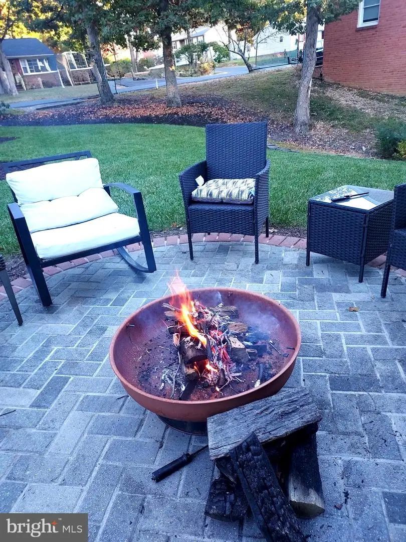 402 Butternut Dr, Fredericksburg, VA 22408 - Image #2