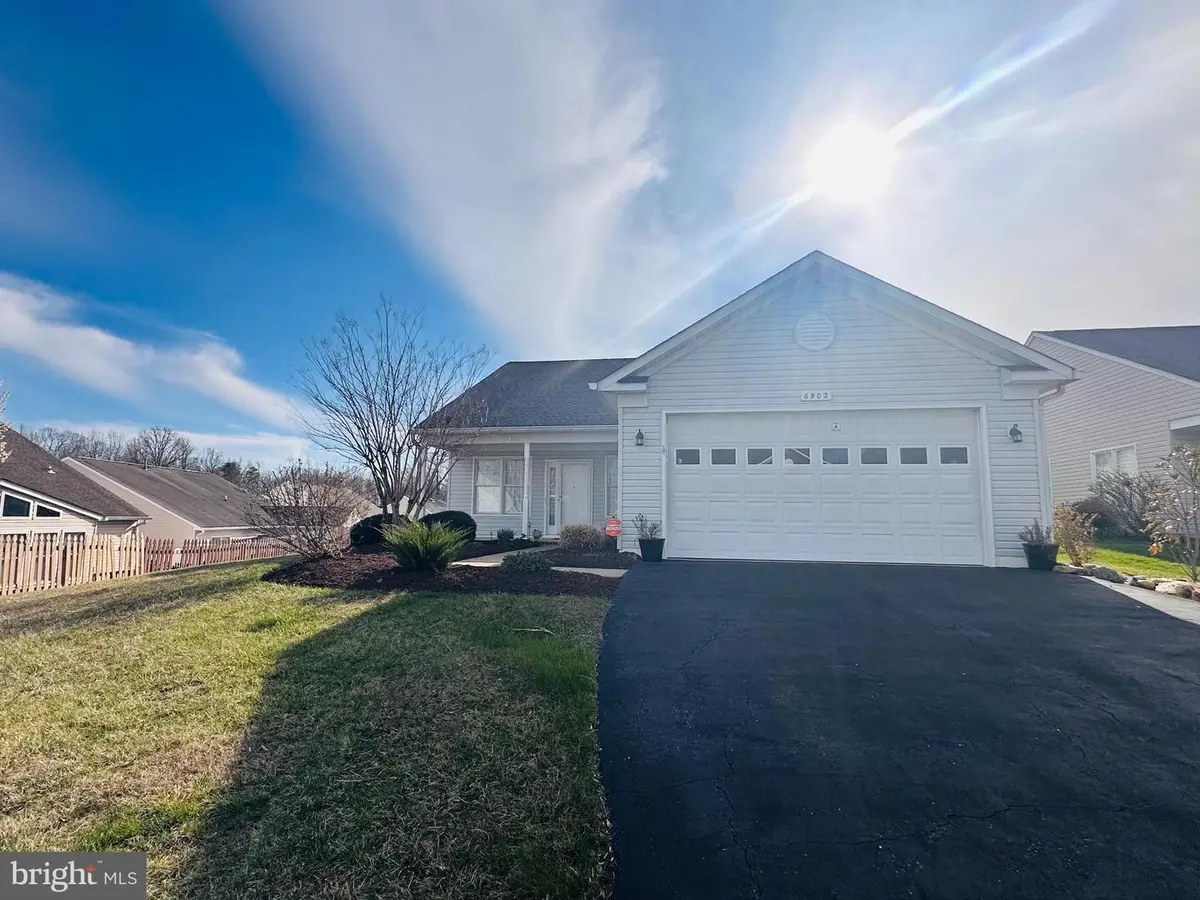 6902 Castleton Dr, Fredericksburg, VA 22407 - #1